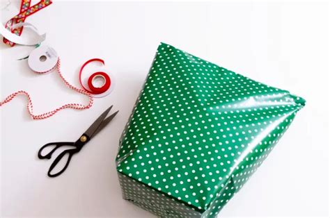 how to wrap an odd shaped gift